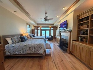 6 bedrooms, iron/ironing board, free WiFi