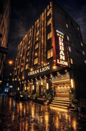 Exterior - Hotel Urban Lion (New Delhi)