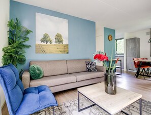 Living room - Wooded Bungalow Ewijk for 6 (Ewijk)