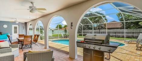 屋外ダイニングエリア