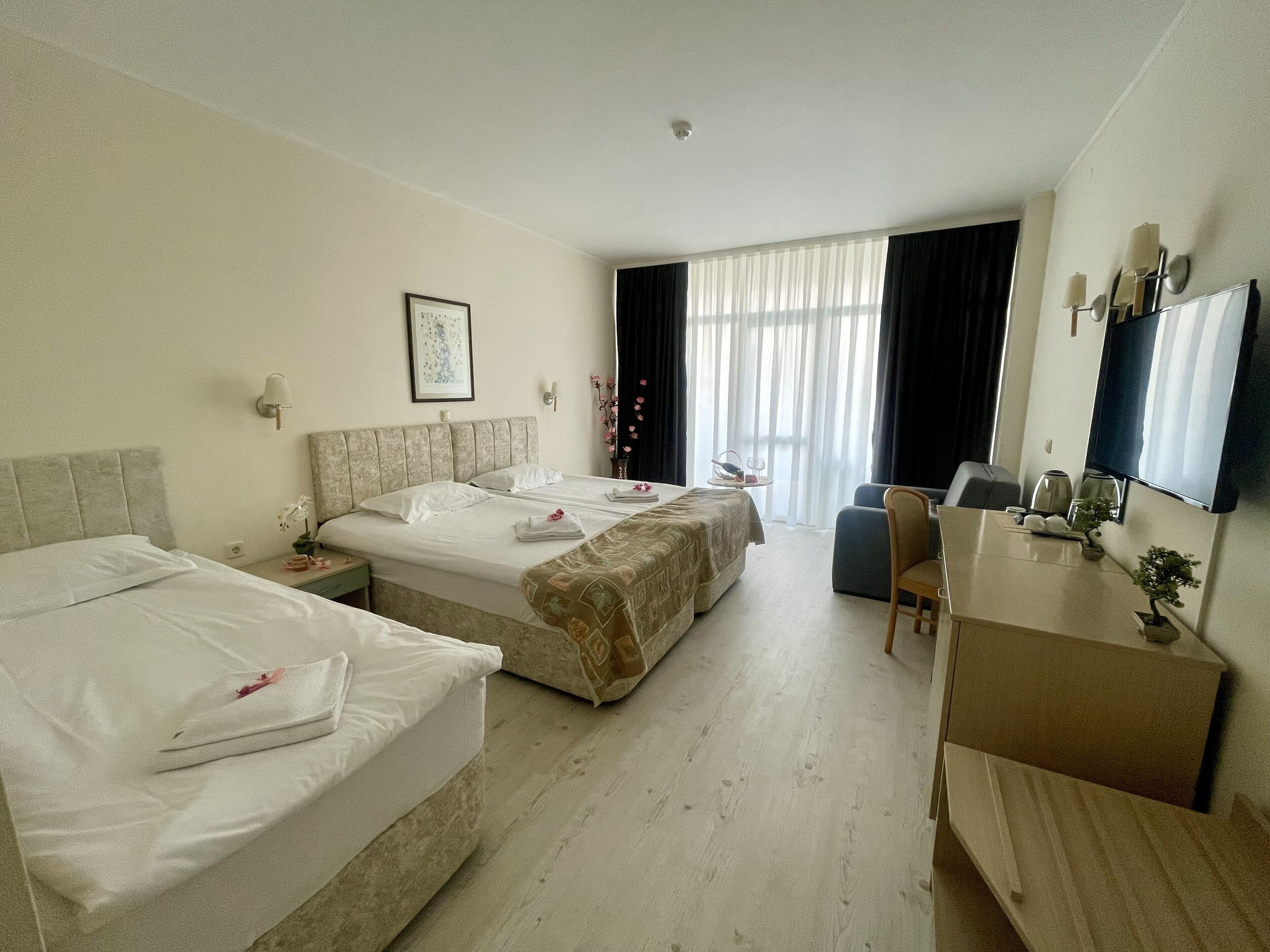 Deluxe-Doppelzimmer, Balkon | Schreibtisch, kostenloses WLAN