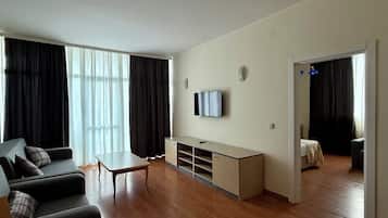Departamento estándar, balcón | Área de sala de estar