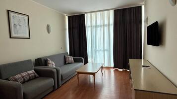 Standard-Apartment, Balkon | Wohnbereich