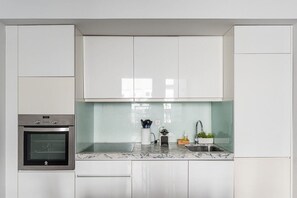 Private kitchen - Downtown Apartment with Mezzanine and Terrace (Porto)
