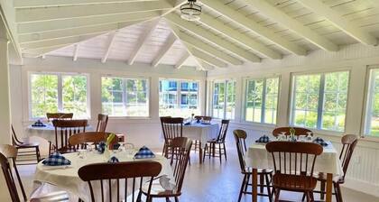 Oakland House Seaside Inn & Cottages