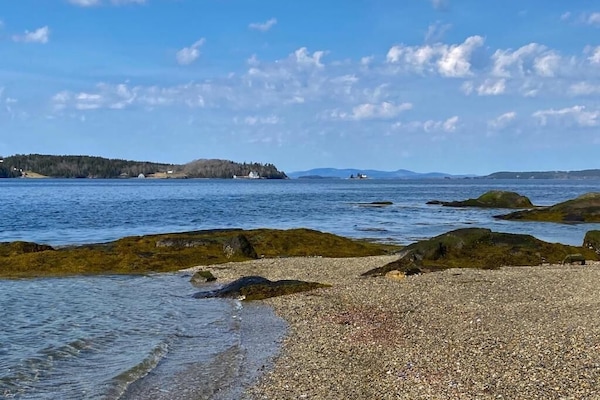 Private beach, beach towels