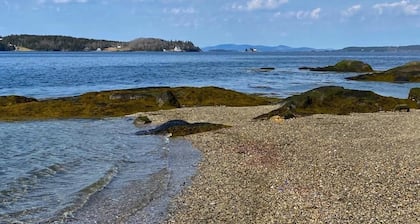 Oakland House Seaside Inn & Cottages