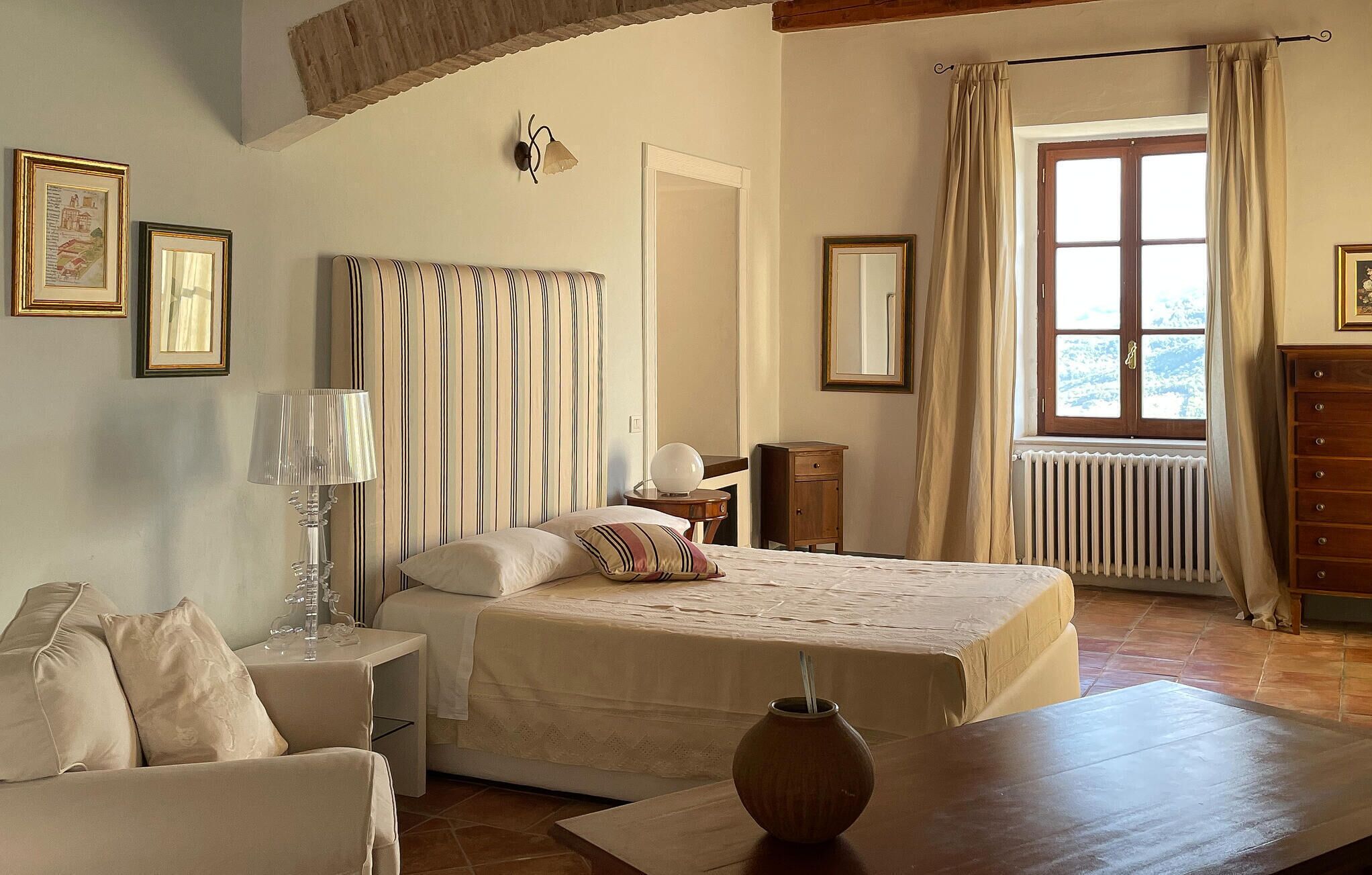 10 bedrooms, free WiFi
