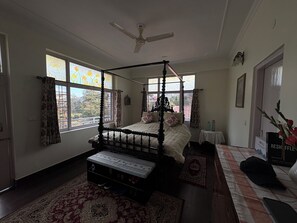 Room - Burra Bungalow 2-bedroom Annexe (Mussoorie)