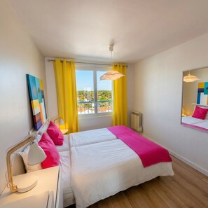 2 bedrooms, iron/ironing board, travel cot, bed sheets - T3 sea view - Ideal location - Parking (Saint-Jean-de-Monts)