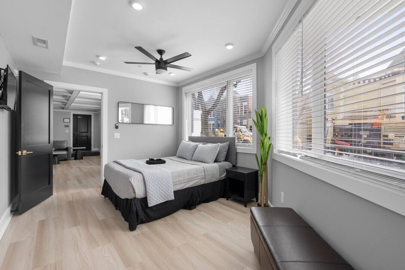 4 bedrooms, desk, iron/ironing board, WiFi