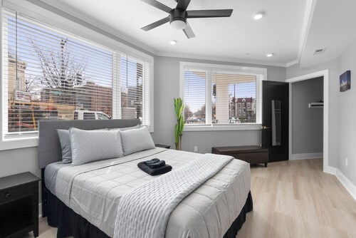 4BR DC Escape | Spacious, Modern & Central+Parking
