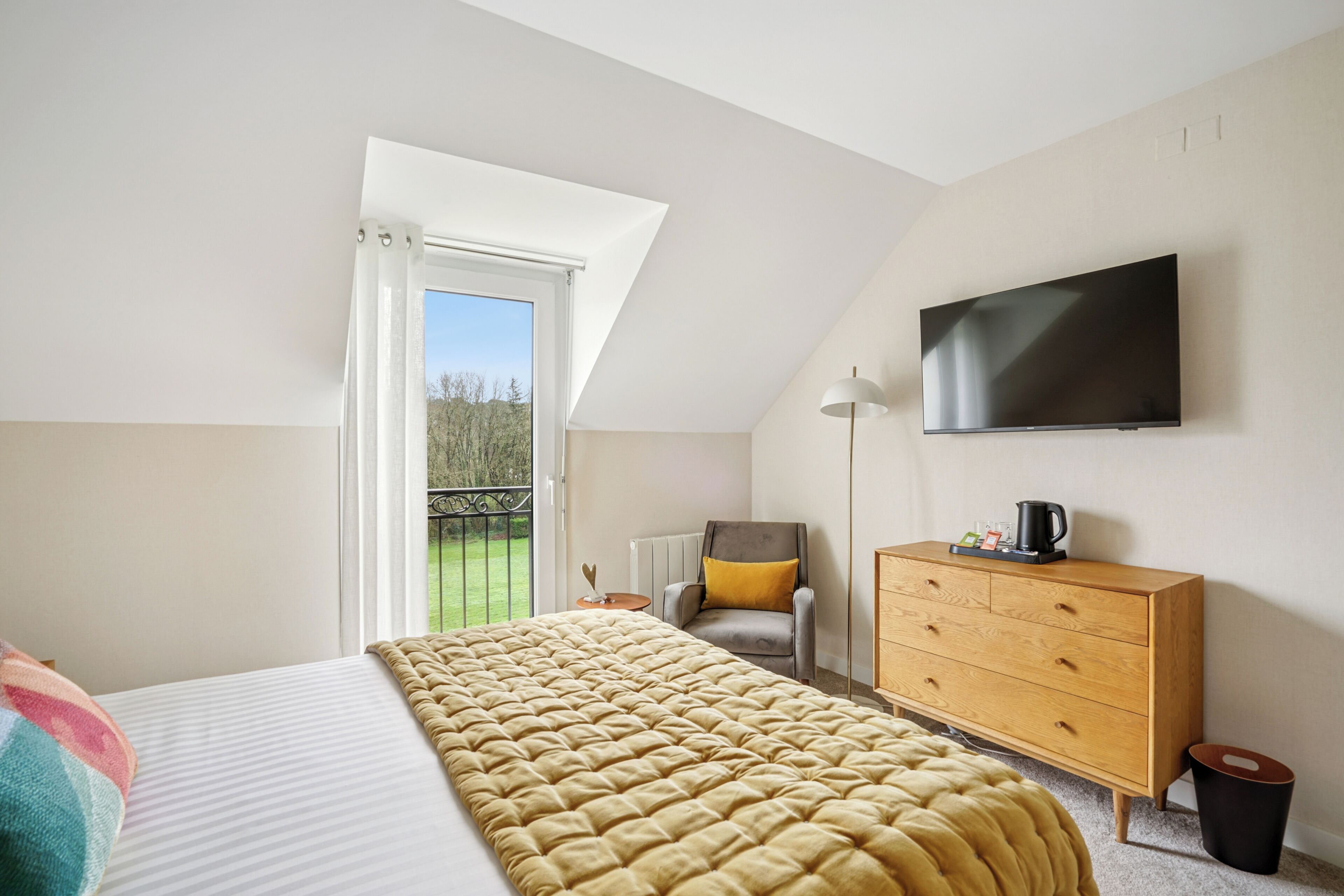 Chambre Supérieure | Blackout drapes, free WiFi