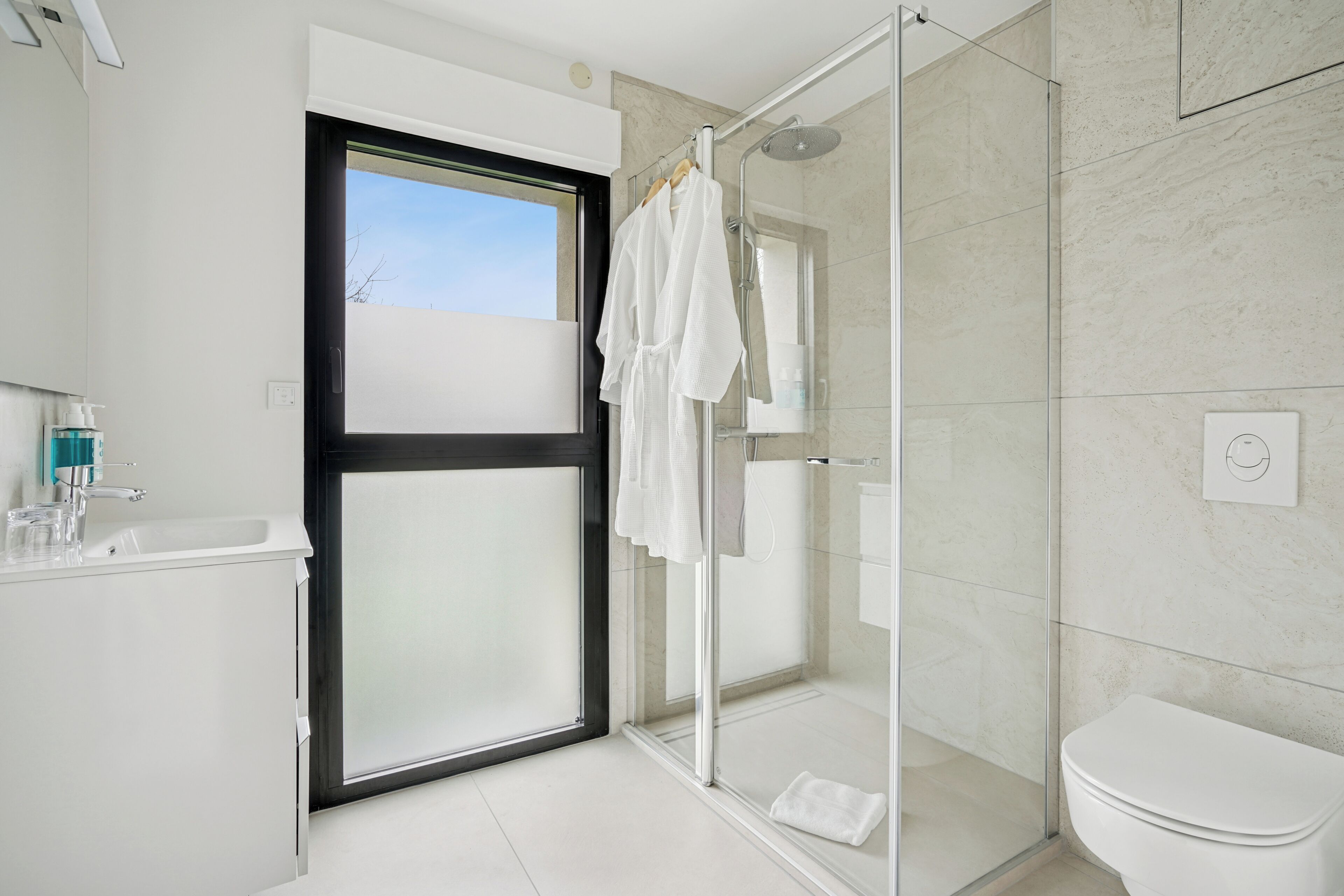 Habitación Deluxe doble | Baño | Zapatillas