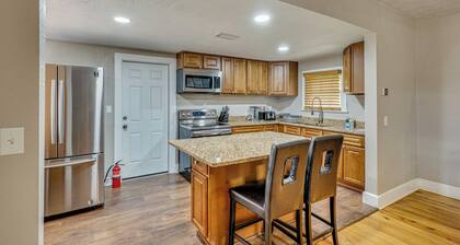 6 Mi to Downtown Jax! Modern Family Home