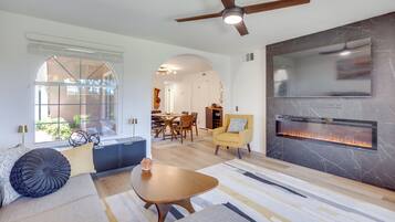 Apartment (2 Bedrooms) | Front of property