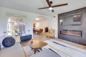 Apartment (2 Bedrooms) | Front of property - Patio & Pool Access! Mtn-view Palm Springs Escape (Palm Springs)