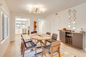 Apartment (2 Bedrooms) | Interior - Patio & Pool Access! Mtn-view Palm Springs Escape (Palm Springs)