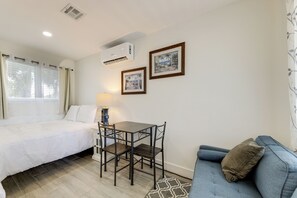 Apartment (0 Bedroom) | Interior - Dog-friendly Unit w/ Pool Access in Pompano Beach! (Pompano Beach)