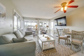 Apartment (2 Bedrooms) | Front of property - Coastal Sun & Poolside Fun: Myrtle Beach Condo! (Myrtle Beach)