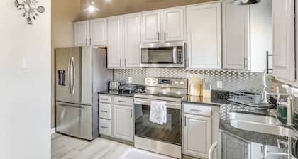 Private Yard & Patio: Spacious Retreat in Omaha!