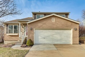 House (4 Bedrooms) | Interior - Private Yard & Patio: Spacious Retreat in Omaha! (Omaha)