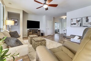 Interior - Luxe 55-plus Retreat 4 Mi to Golf Club of Estrella (Goodyear)