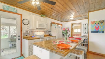 House (2 Bedrooms) | Bahagian dalam