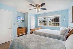 2 bedrooms, WiFi, bed sheets - Big Cozy Condo Big Cozy Condo Pool, Comfort & Location (Osage Beach)