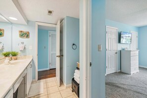 Interior - Big Cozy Condo Big Cozy Condo Pool, Comfort & Location (Osage Beach)
