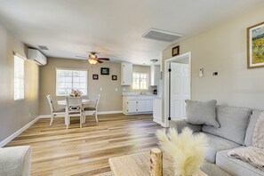 Interior - Walk to Wine Tasting! Temecula Valley Getaway (Temecula)