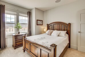 Interior - Hike, Golf & Unwind! Mtn-view Cedar City Townhome (Cedar City)