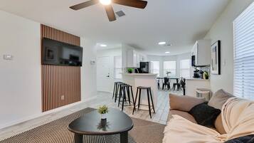 House (1 Bedroom) | Interior