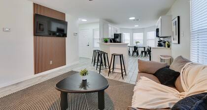 < 1 Mi to Historic Mckinney: Modern Duplex w/ Yard