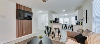 < 1 Mi to Historic Mckinney: Modern Duplex w/ Yard