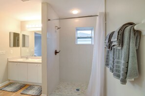 House (4 Bedrooms) | Interior - Lehigh Peace Retreat Near Ft Myers! Pet-friendly (Lehigh Acres)