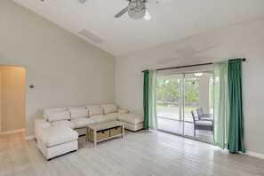 Rumah (4 Bedrooms) | Bagian depan properti