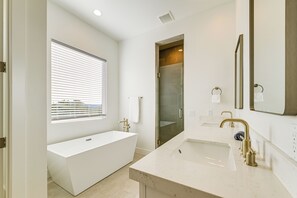 House (4 Bedrooms) | Interior - Gateway to Route 66 Fun! Mtn-view Williams Home (Williams)