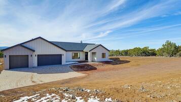 House (4 Bedrooms) | Bahagian dalam