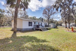 House (3 Bedrooms) | Interior - Cast & Relax! Peaceful Lake House in Midway (Midway)