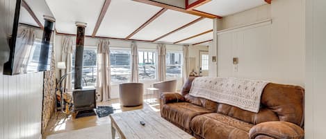 House (6 Bedrooms) | Front of property