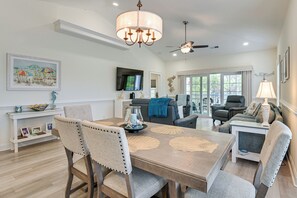 Apartment (3 Bedrooms) | Interior - 1 Mi to Beach! Sleek Golf & Pool Retreat (Murrells Inlet)