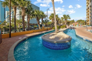 Una piscina techada, una piscina climatizada
