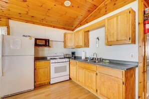 Interior - Fish, Float & Ride the Trails! Northwoods Retreat (Pearson)