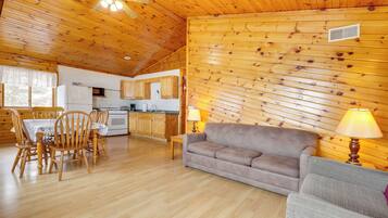 House (2 Bedrooms) | Interior