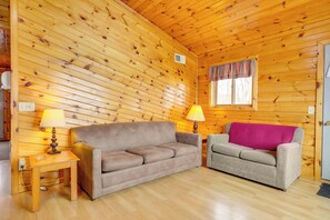 Interior - Fish, Float & Ride the Trails! Northwoods Retreat (Pearson)