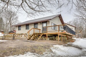 House (2 Bedrooms) | Interior - Lake Access & Pier: Northwoods Fishing Cabin (Pearson)