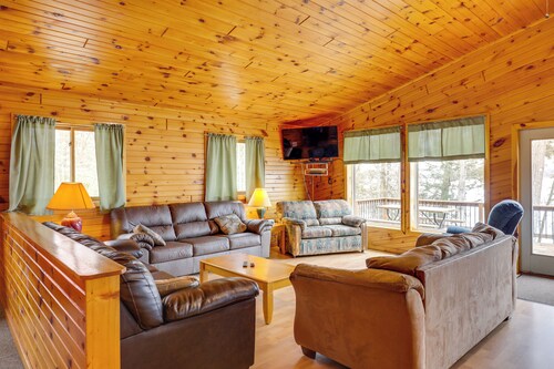 Lakefront Duplex in Northwoods: Anglers Haven!
