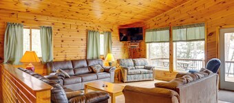 Lakefront Duplex in Northwoods: Anglers Haven!