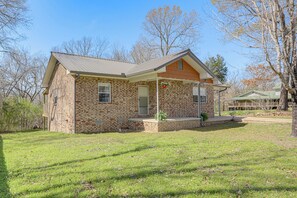 House (3 Bedrooms) | Interior - Walk to Ozark Folk Center SP! Mtn Adventure Base (Mountain View)